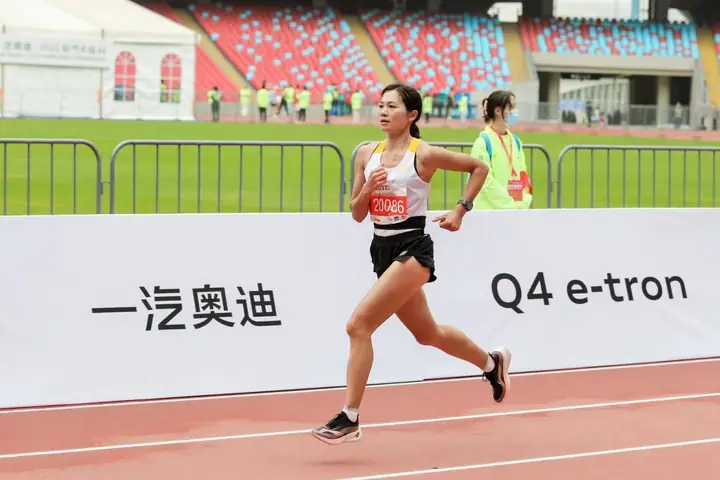 2022一汽奥迪杭州马拉松现场照片 7