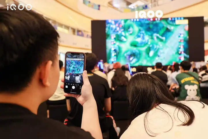 iQOO杯王者荣耀高校全国总决赛现场照片 8