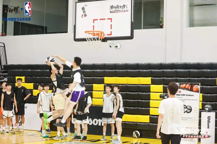 康师傅喝开水沸腾新势力篮球训练营现场照片 7